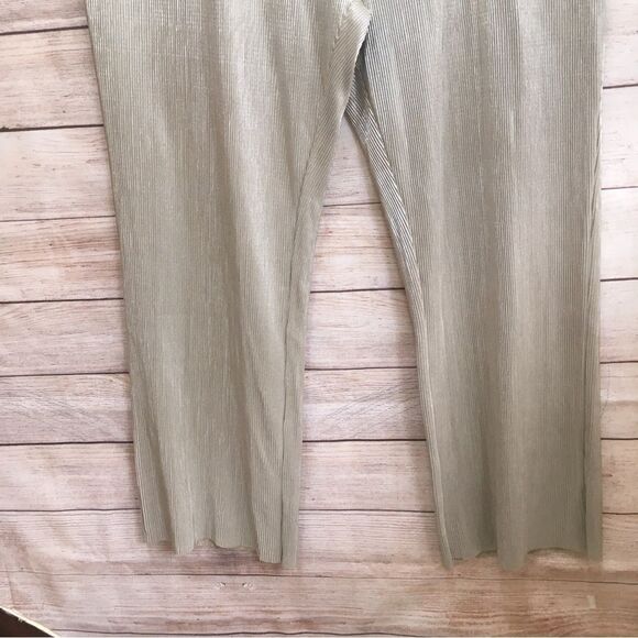 MASSEY’S LOUNGE SET IN GOLD - Picture 12 of 12